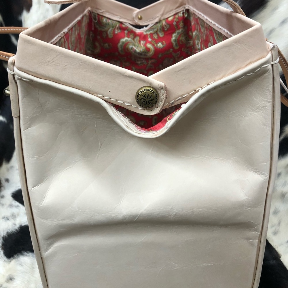 Cowhide duffle - Picture 10 of 15